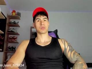 ryan_lewis on Flirt4Free 