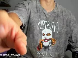 ryan_lewis on Flirt4Free 