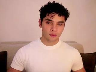 thiago_leonn on Flirt4Free 