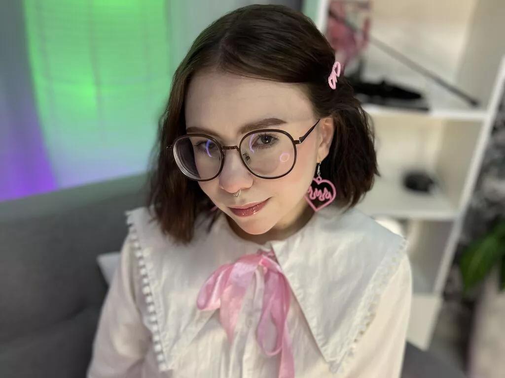 AidaPhoenix on LiveJasmin 