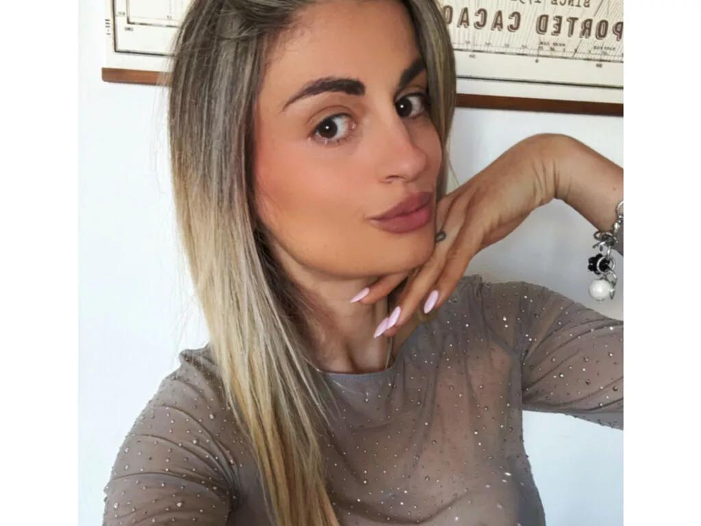 Evelynnny on LiveJasmin 