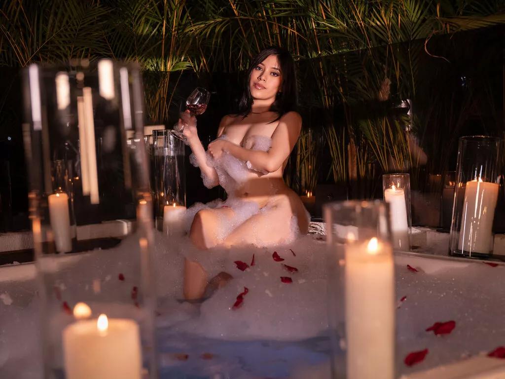 LilyMoont on LiveJasmin 
