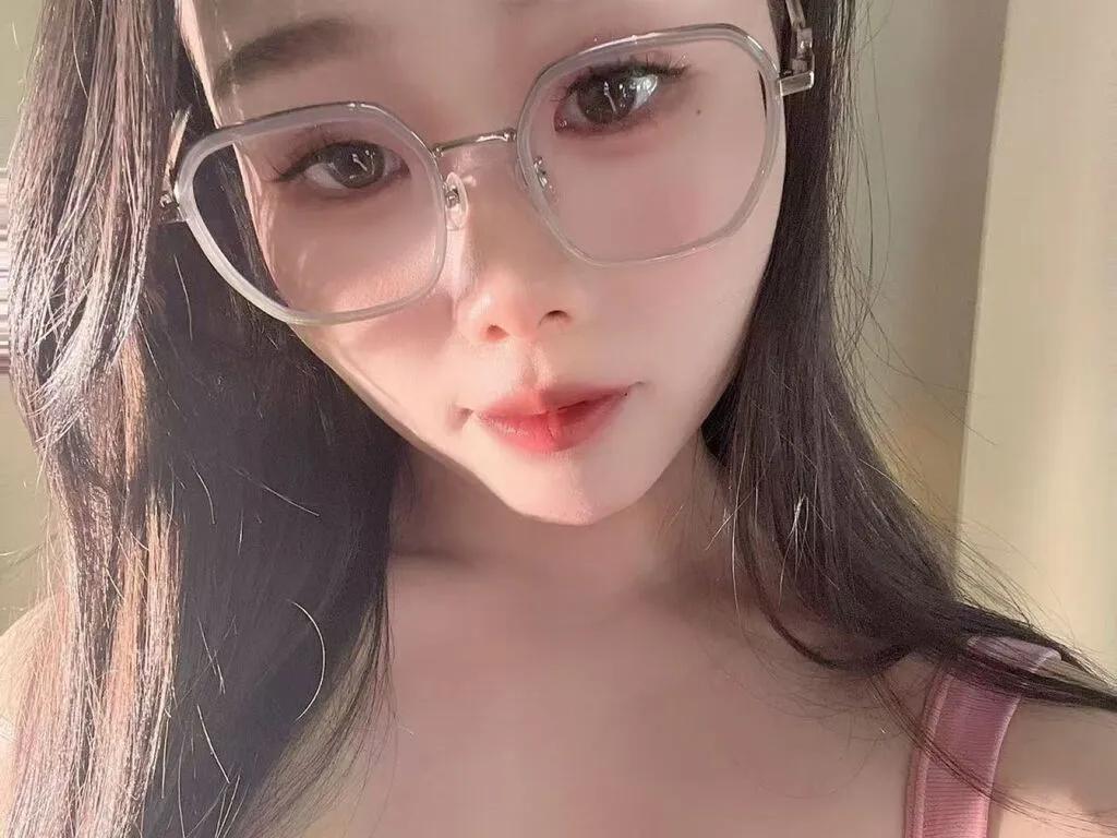 lingzi on LiveJasmin