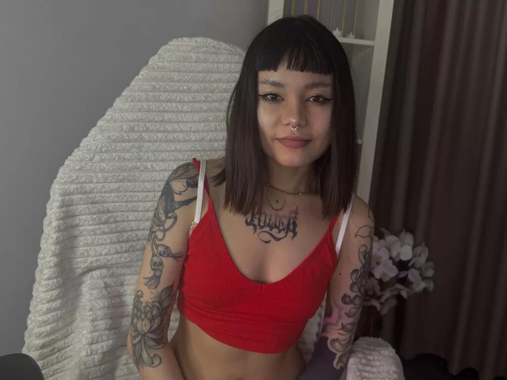 NanaaLeisi on LiveJasmin 