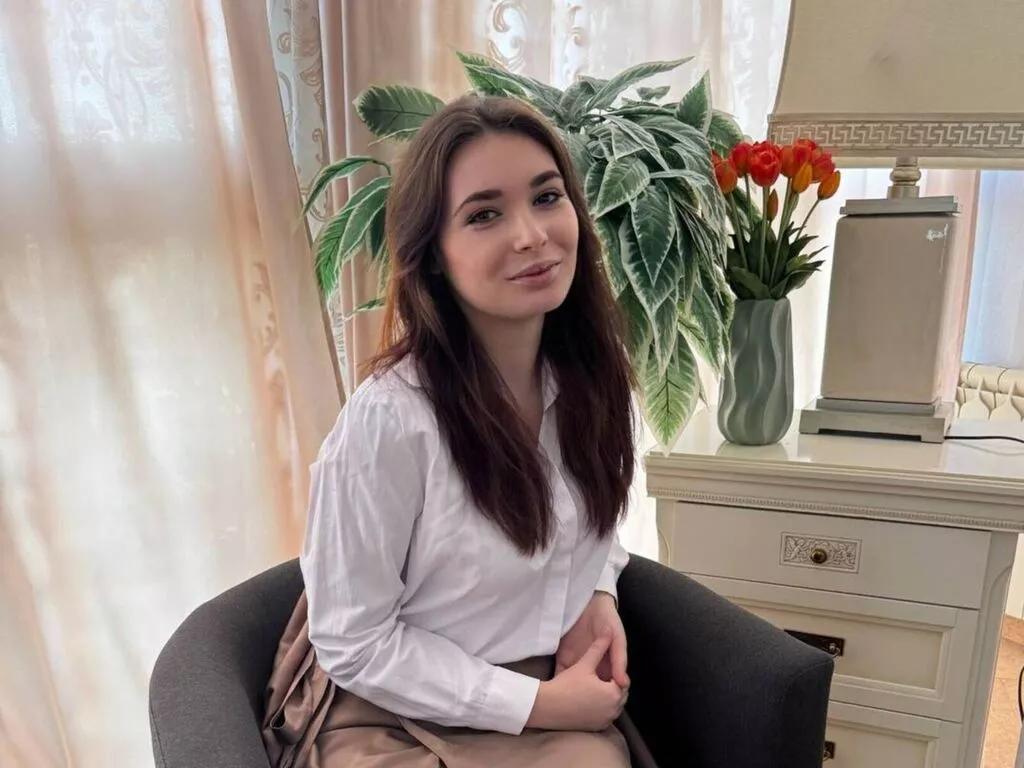 QueenieHails on LiveJasmin 
