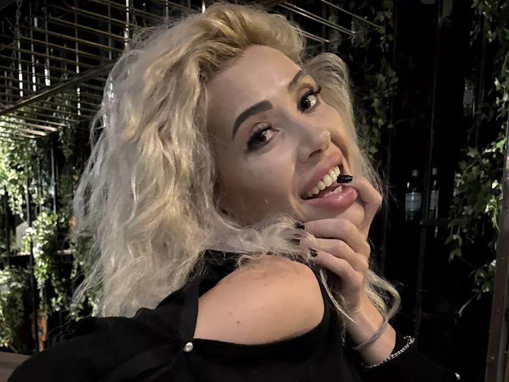 RiannaReini on LiveJasmin