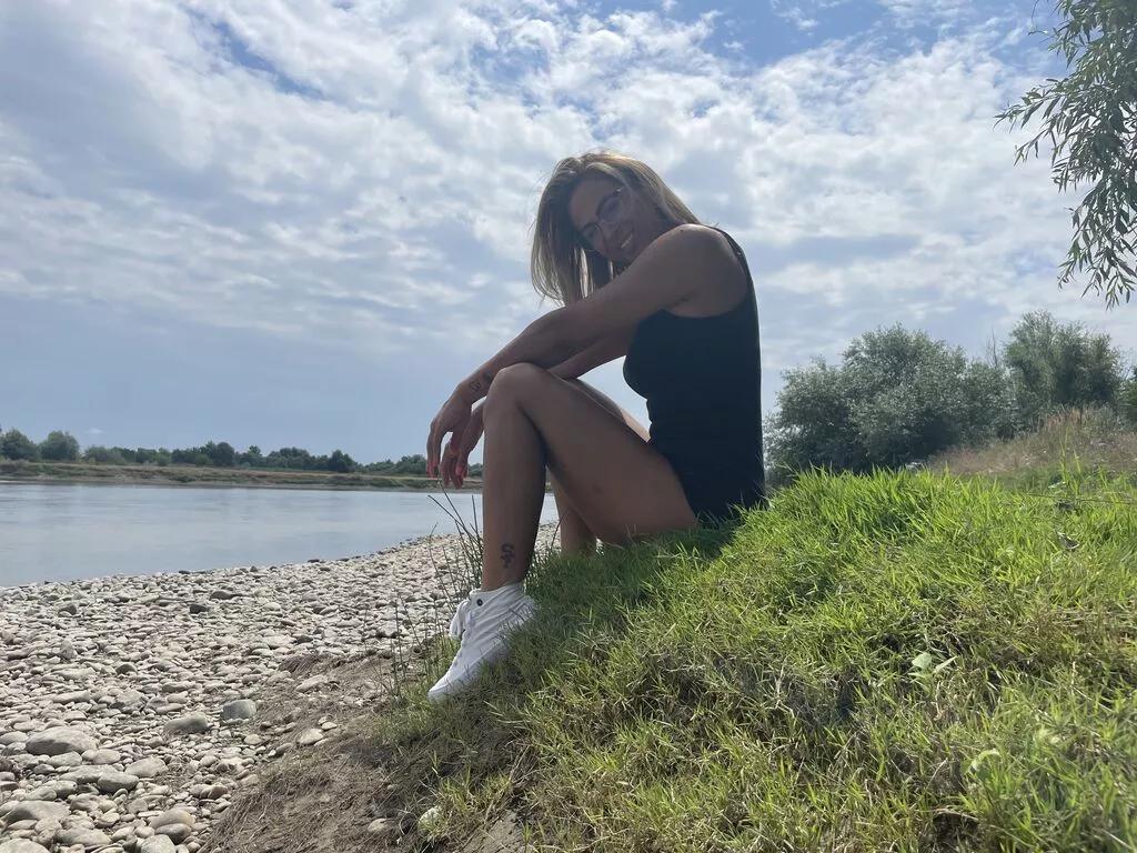 SandraQuinsy on LiveJasmin 