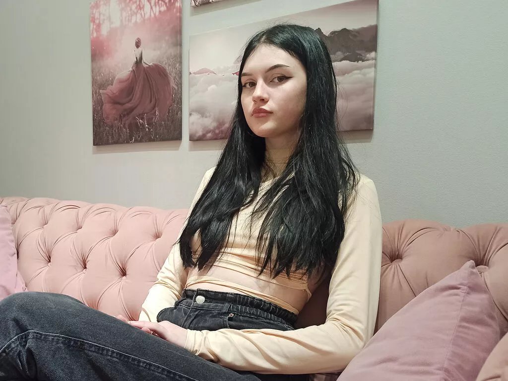 Offline VivienneHardi on LiveJasmin