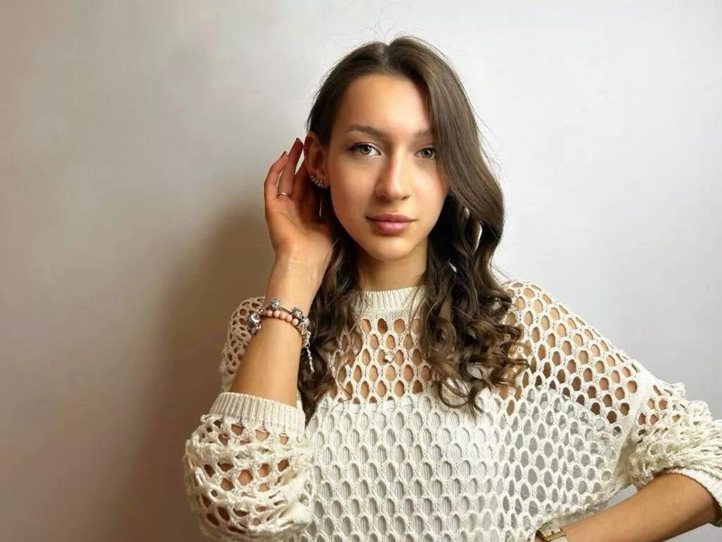 WhitneyBellas on LiveJasmin