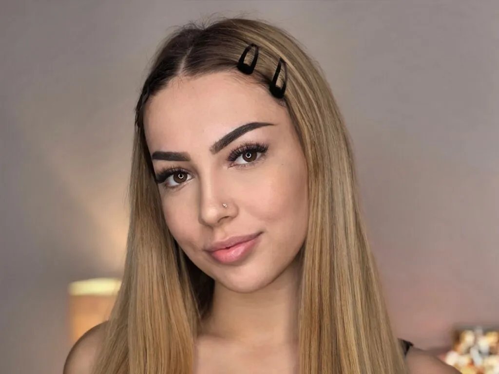 ZaraPlaya — Flirting, mutual masturbation, erotic dance, twerk, deepthroat, riding.