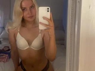 Ella_xoxo on Streamate