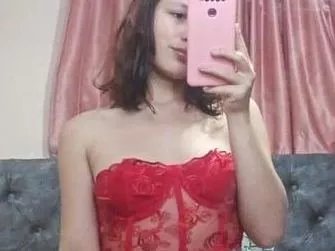 Offline LARICSABLUE on Streamate