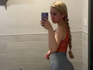 littlefootgirl52 on Streamate