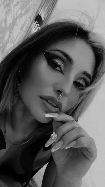 NandaVixen on Streamate 