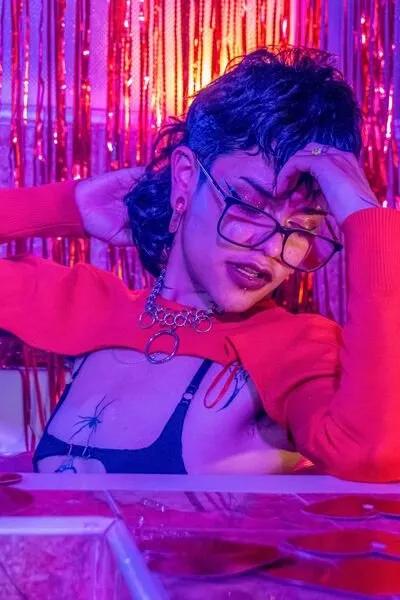 triinitty on Streamate 