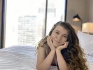 TrixieIris on Streamate