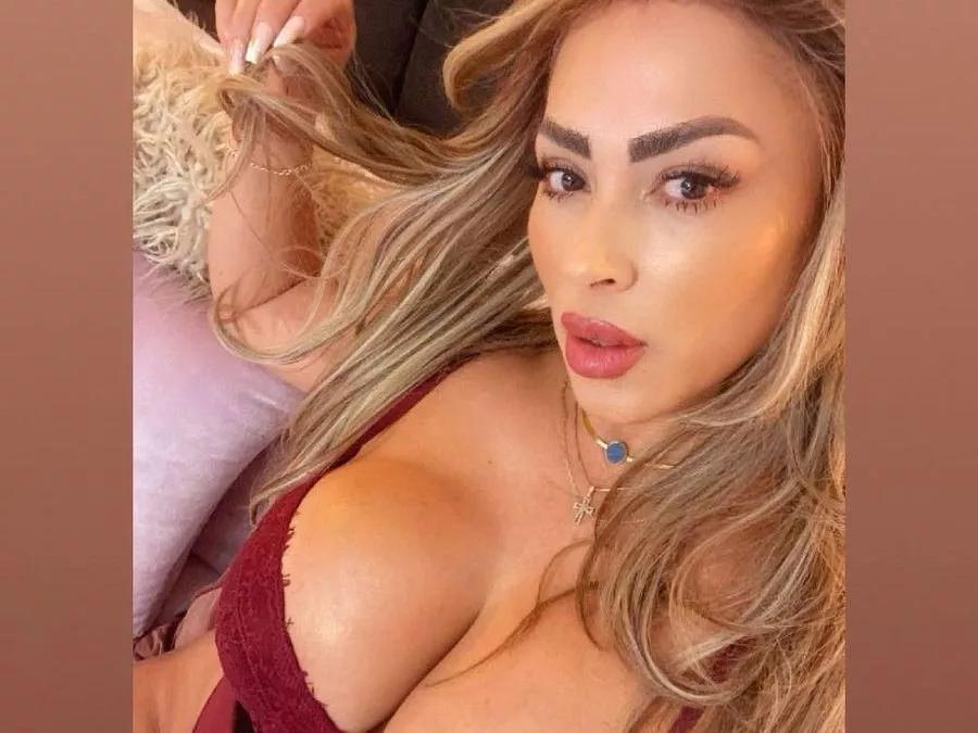 Urluvlycharmx on Streamate 