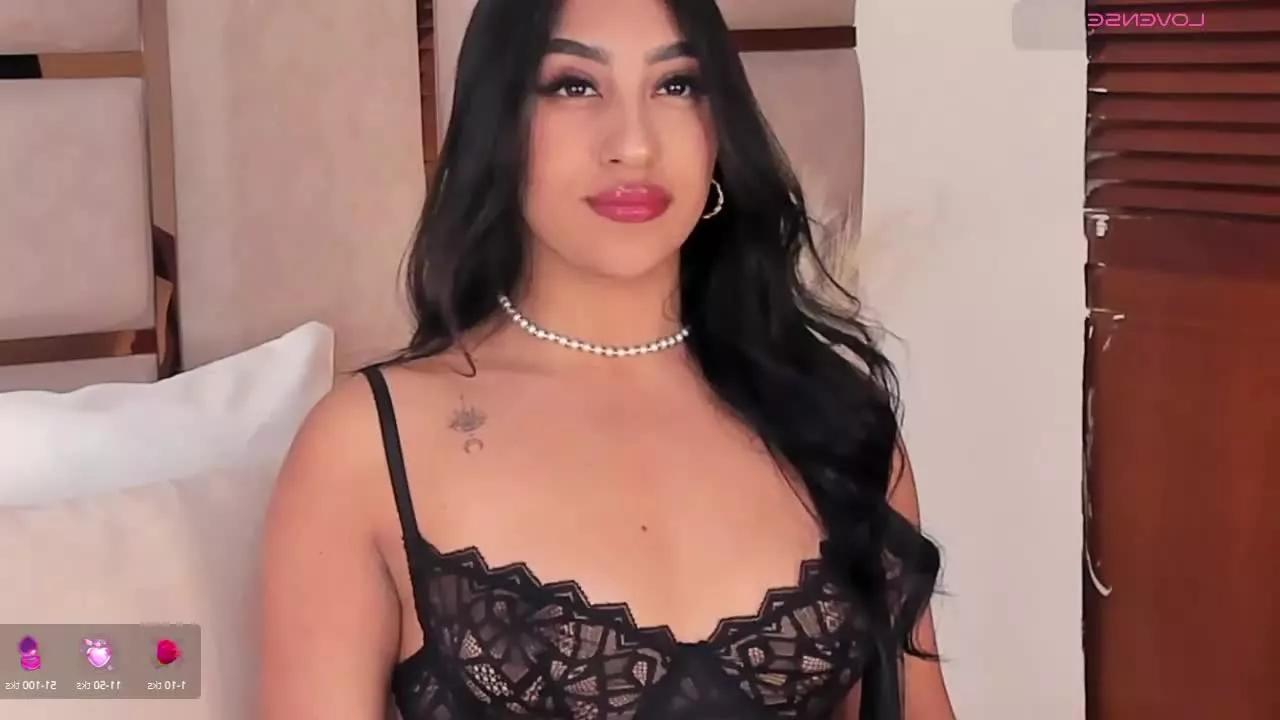 ArianaDale on Streamray