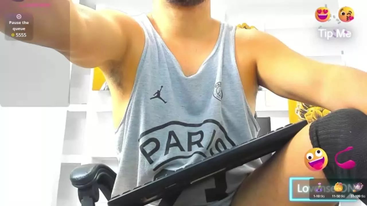 Offline ArthurEvanss on Streamray