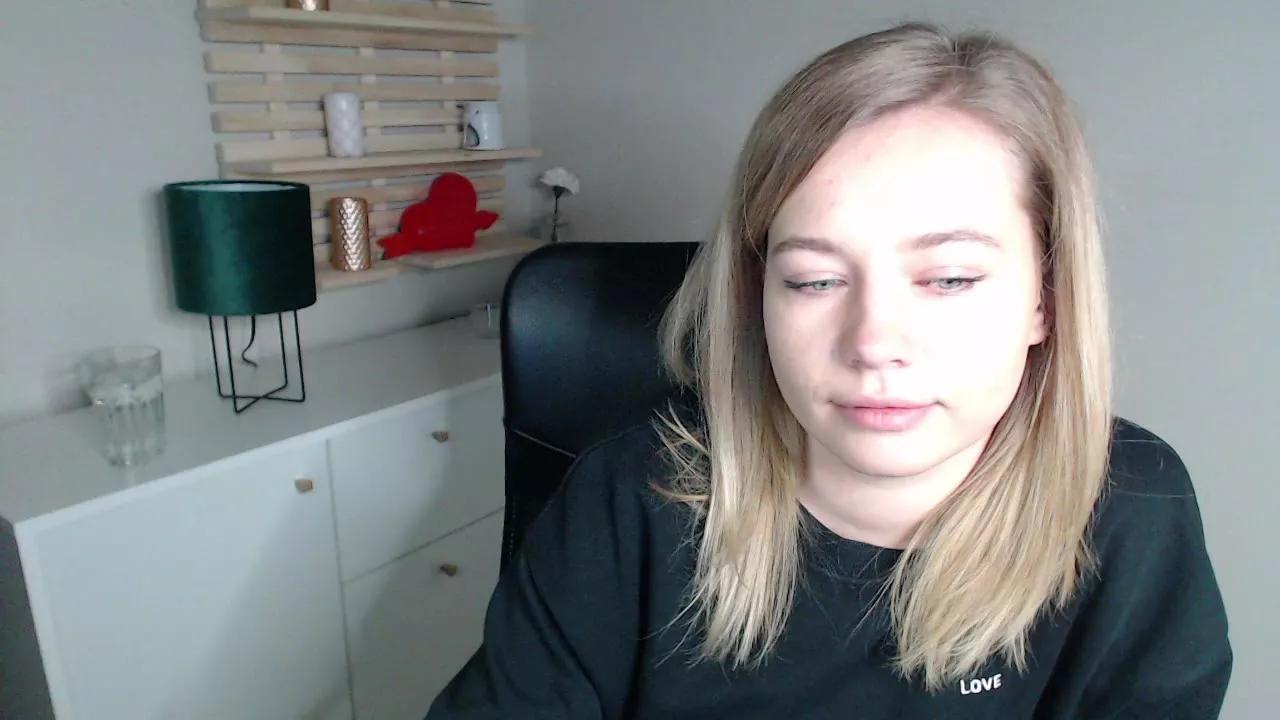 bambiHOLLY on Streamray 