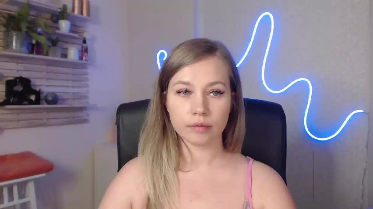 bambiHOLLY on Streamray 