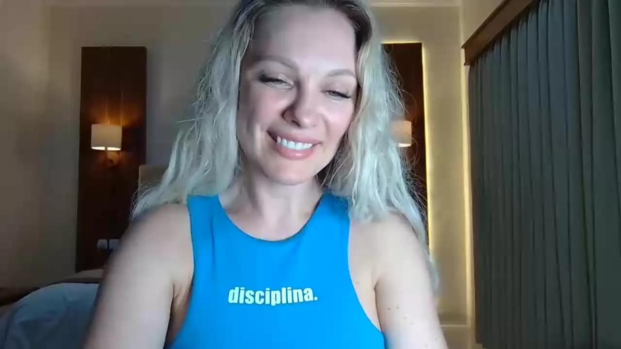 beautifulkollettee on Streamray 