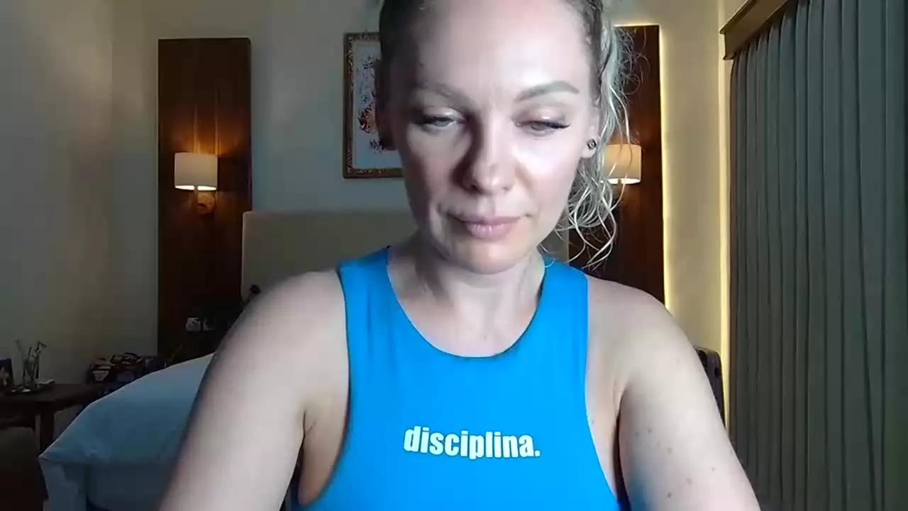 beautifulkollettee on Streamray 