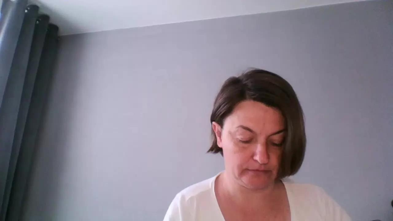 EleanorGold on Streamray 