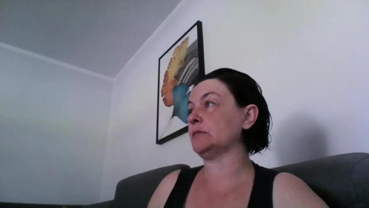 EleanorGold on Streamray 