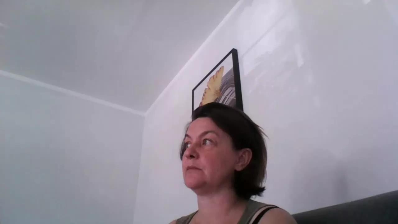 EleanorGold on Streamray 