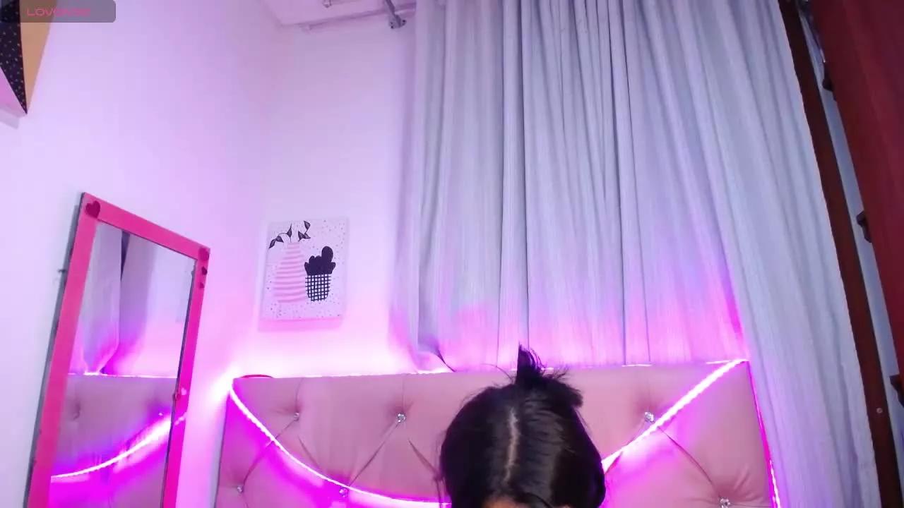 Ella_Jhones on Streamray 