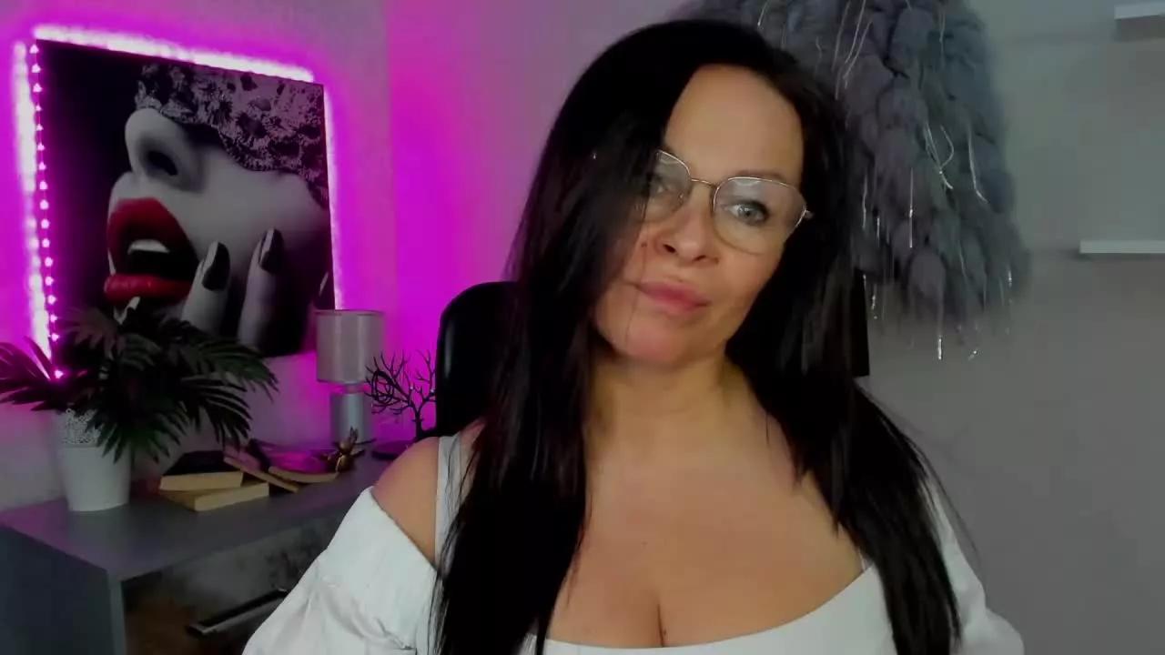 HelenTasty on Streamray 