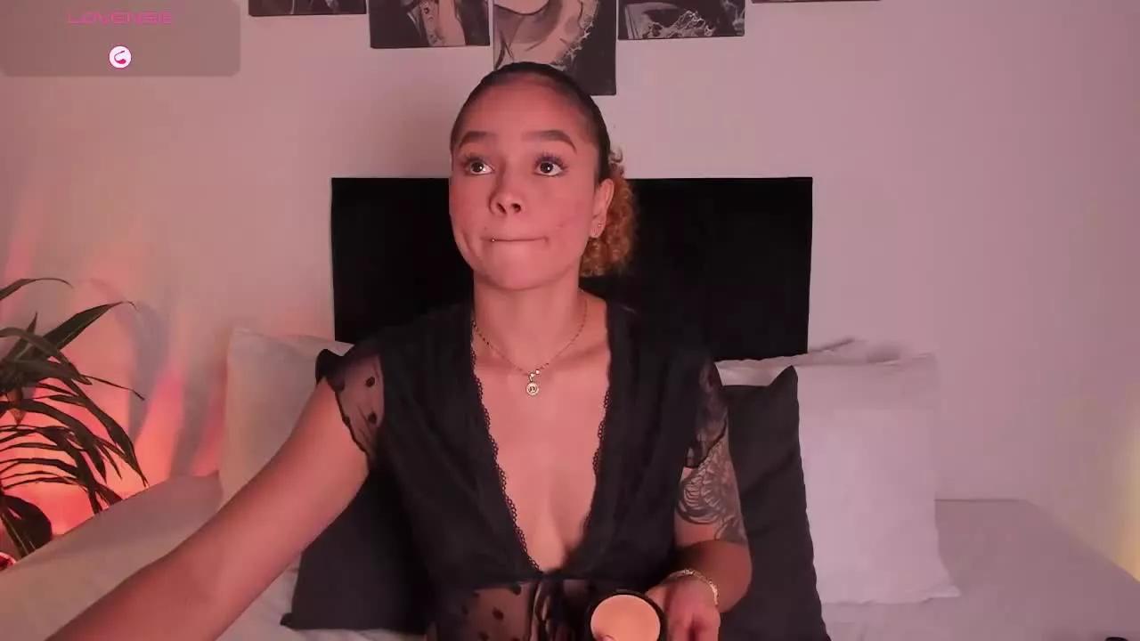 JocelynVega on Streamray 
