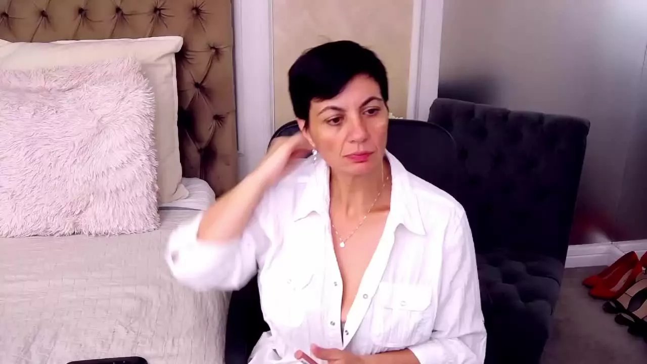 Freechat JuliaWinslet on Streamray