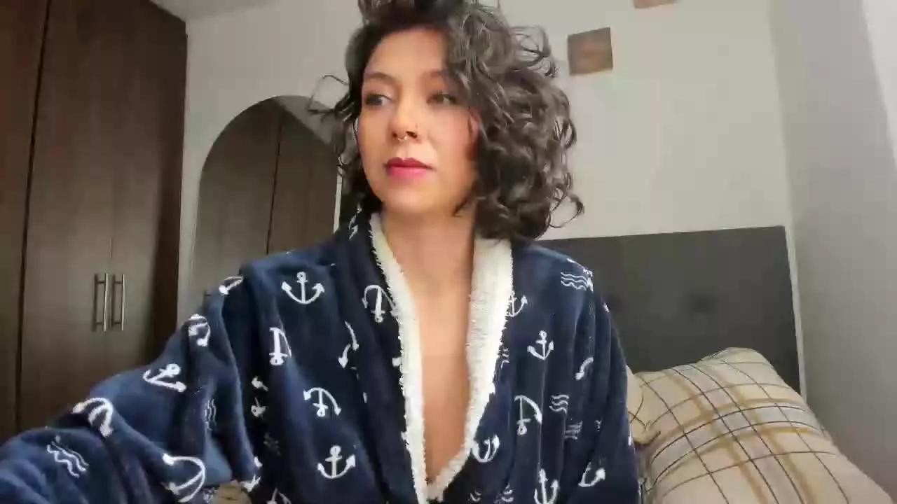 LolaBrown on Streamray 
