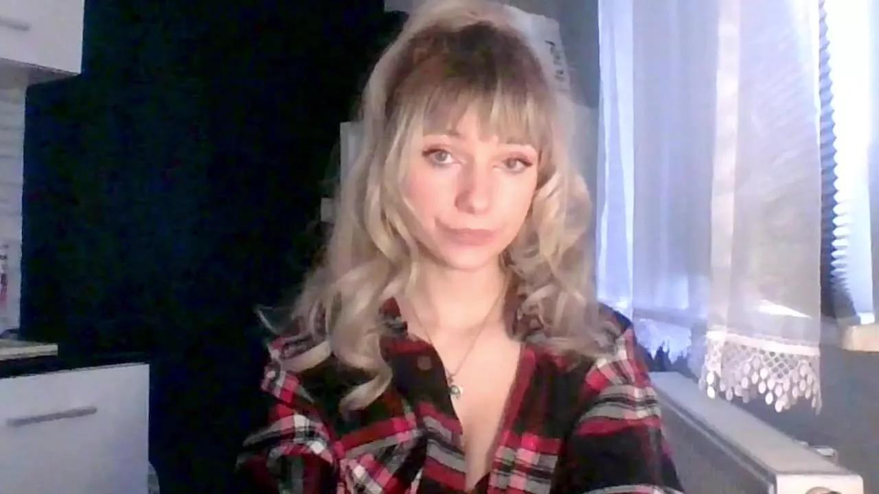 LuciaGorgeous on Streamray 