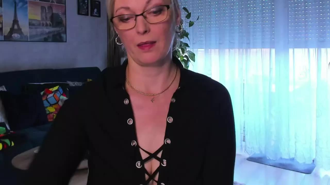 LUXvanessa on Streamray 