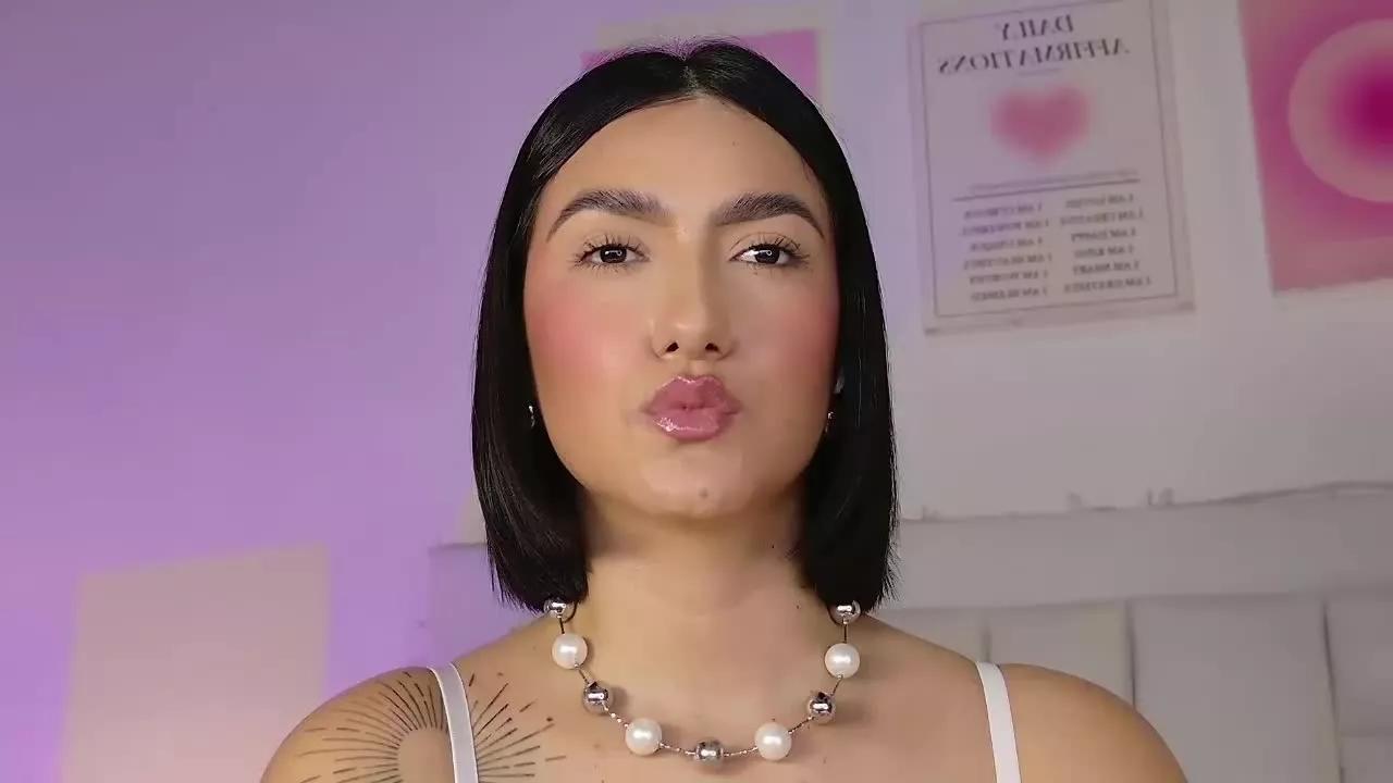 ManuelaHall on Streamray 