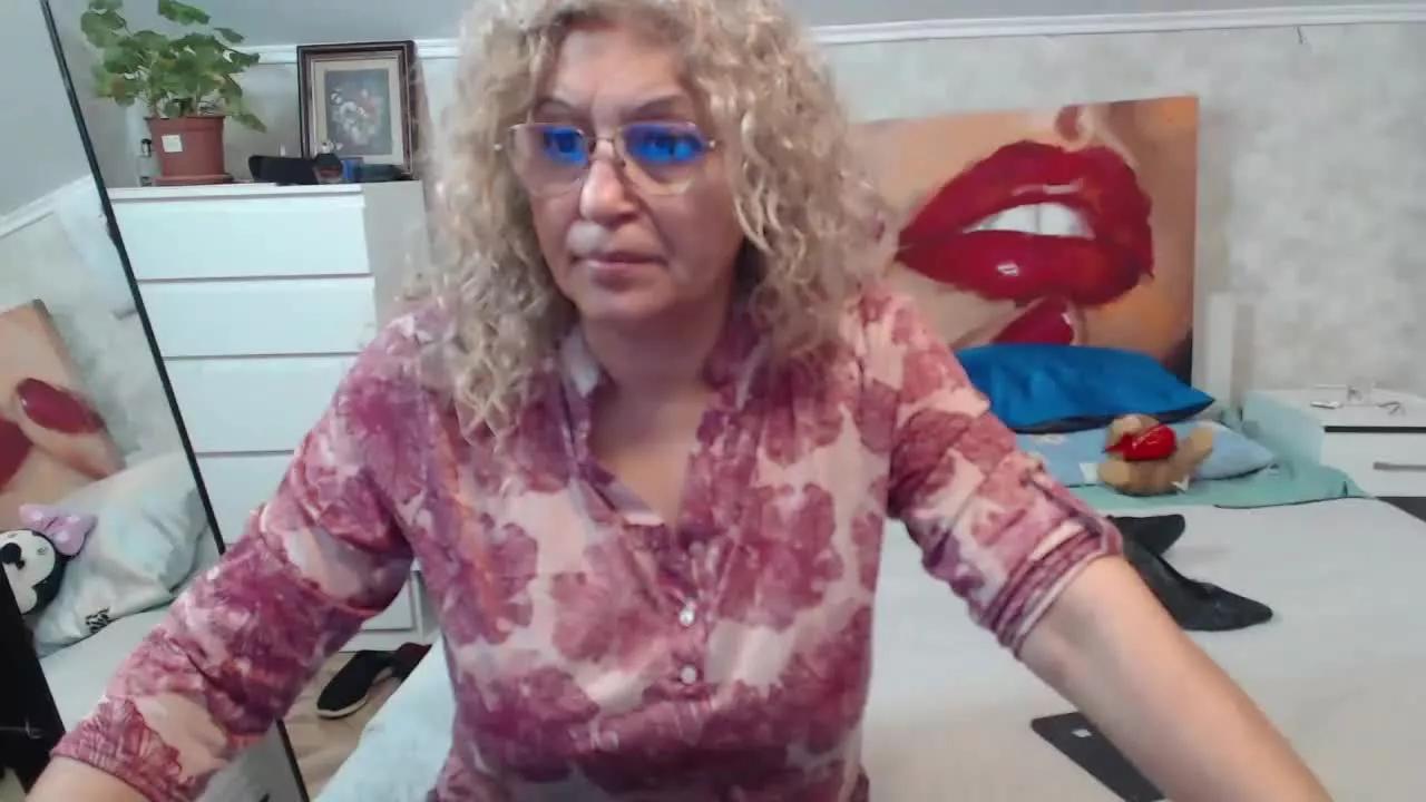 matureerotic4u on Streamray 