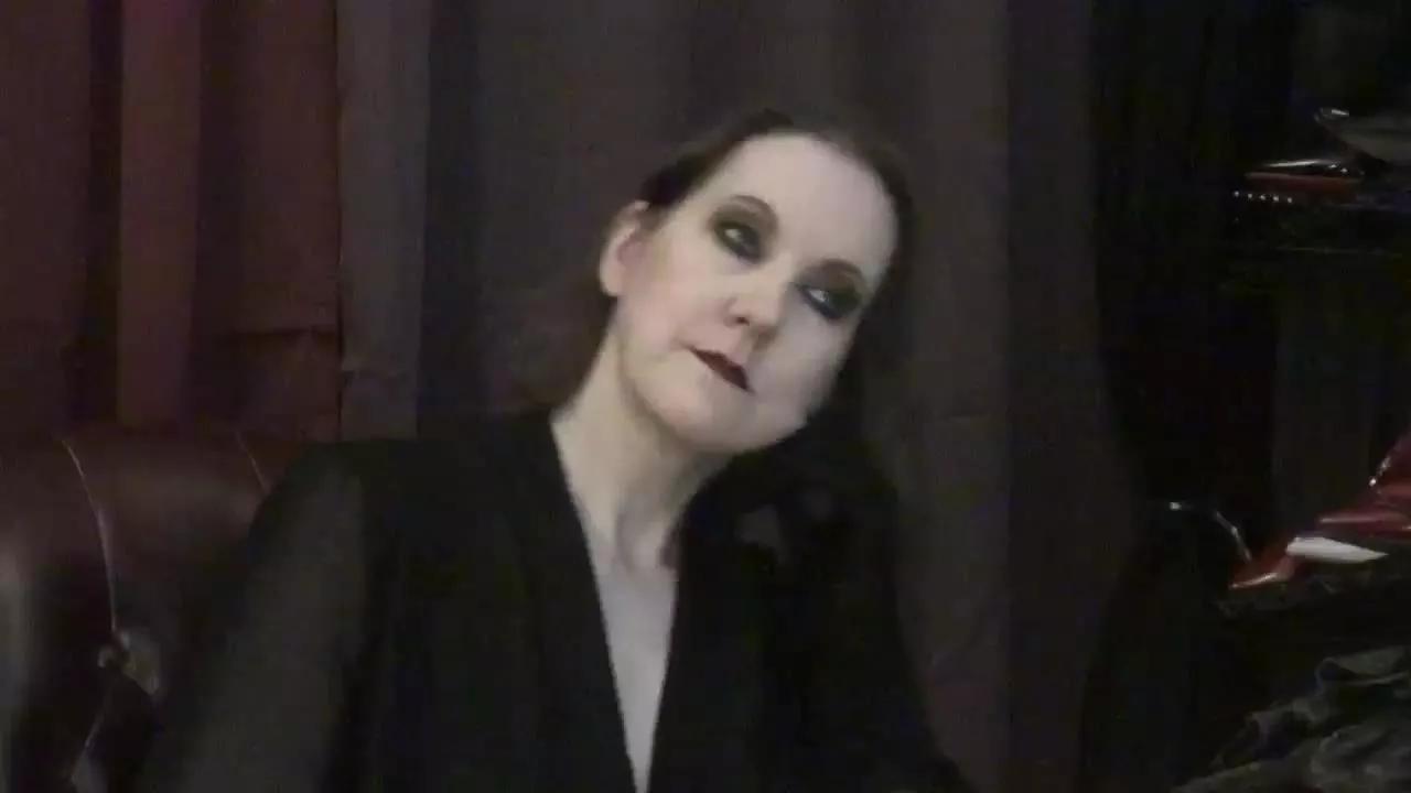 MistressVivian on Streamray 