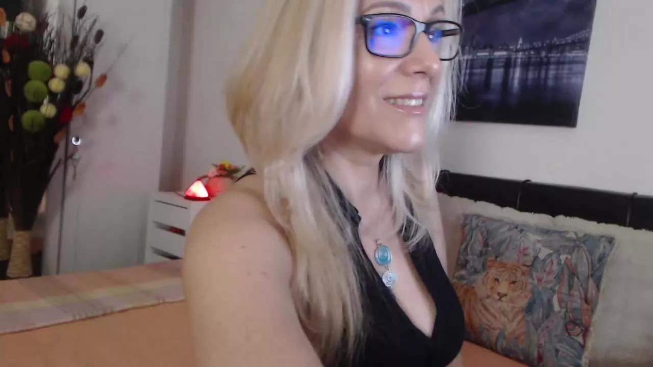 Reeya on Streamray 