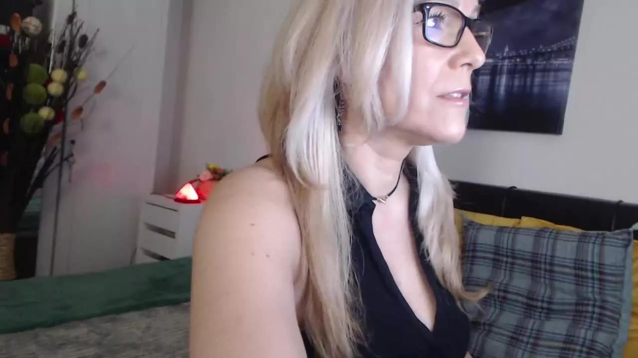 Reeya on Streamray 