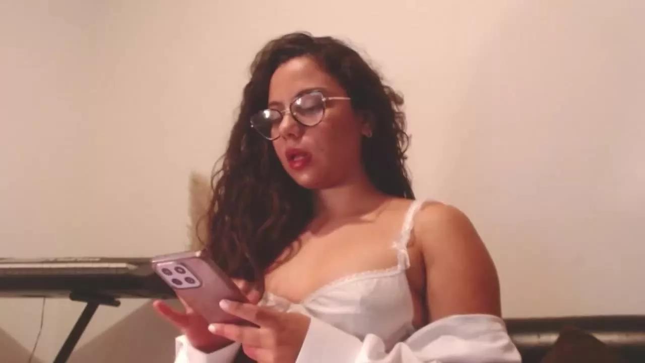 RomaBurgos on Streamray 