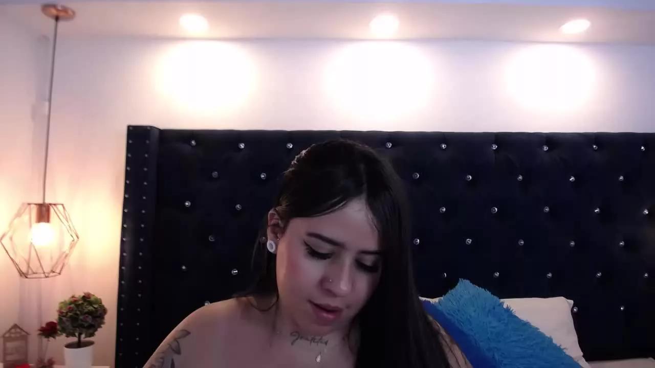 RominaSmith on Streamray 