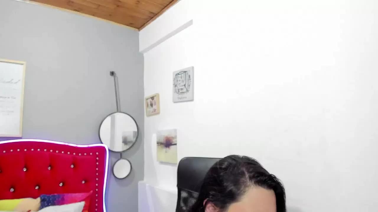 Roxanne_Rivers on Streamray 