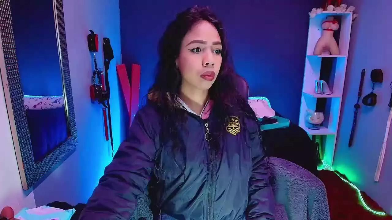 SelenaHot on Streamray 
