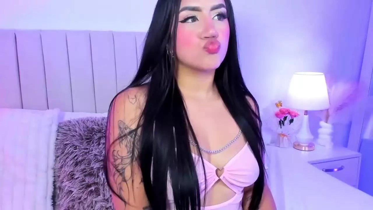 Offline SofiaJimenezz on Streamray