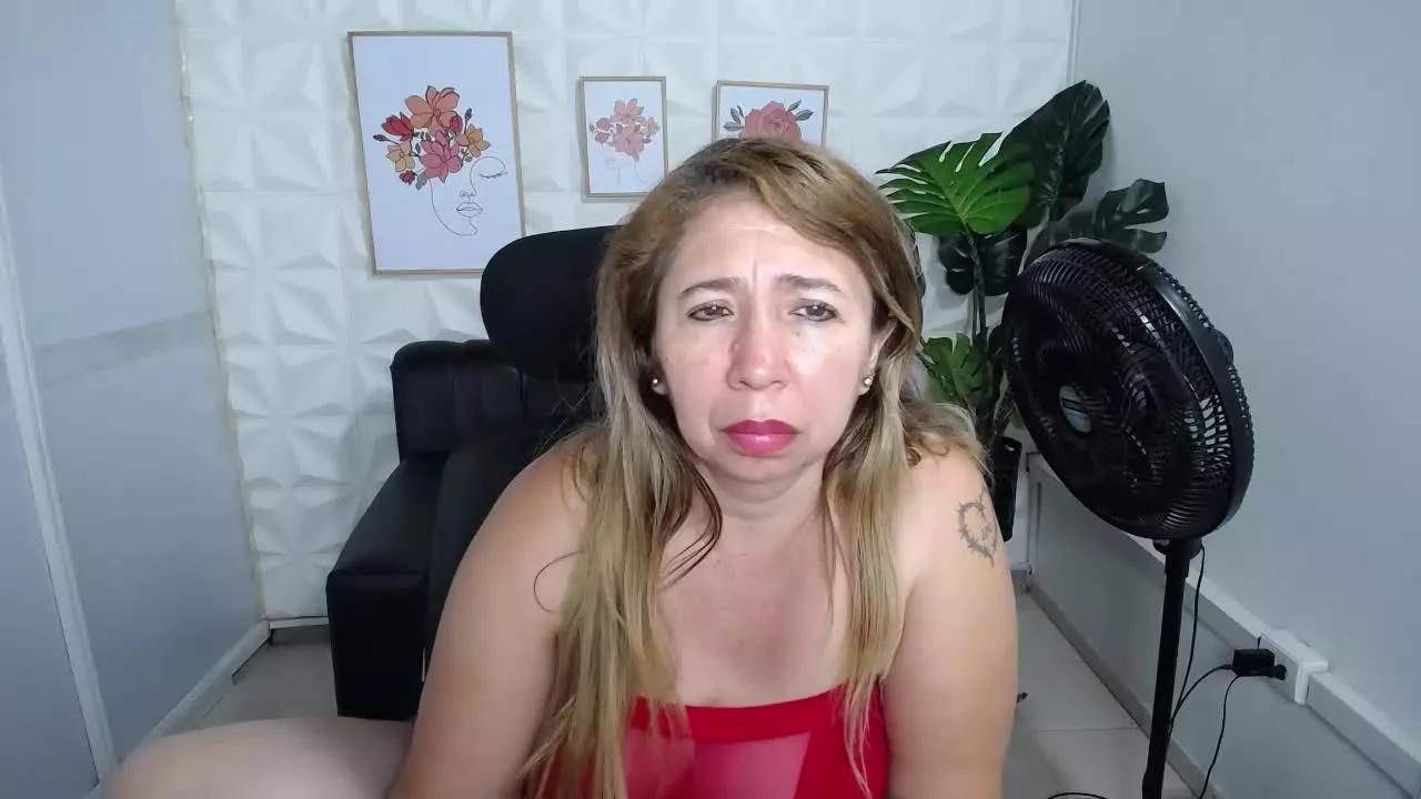 ValentinaMature on Streamray 