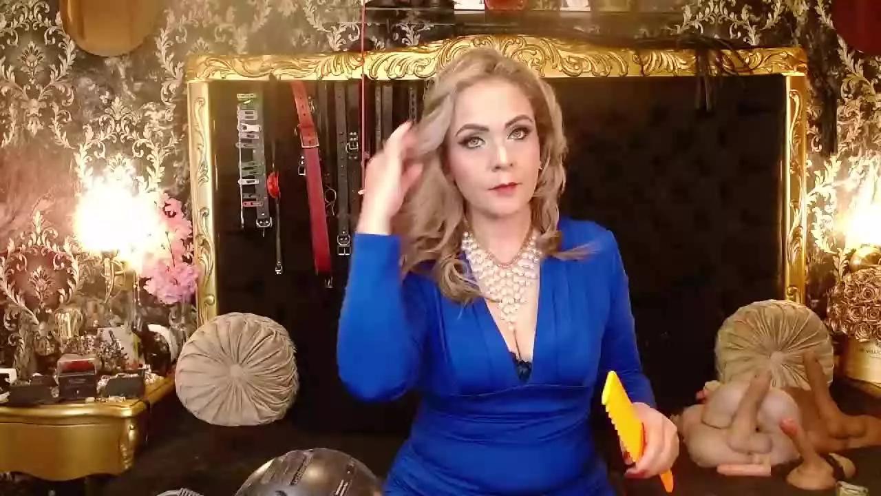 Victoria_Adams on Streamray 