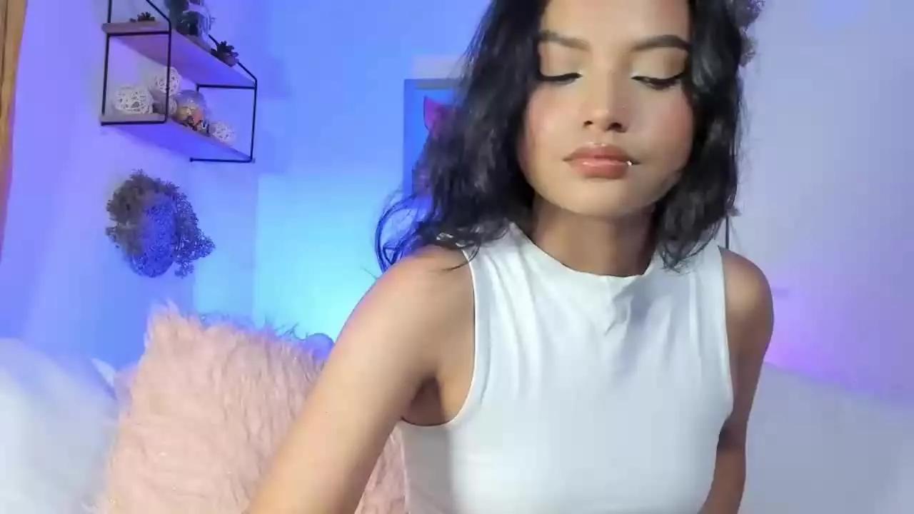 ViolettaK on Streamray 